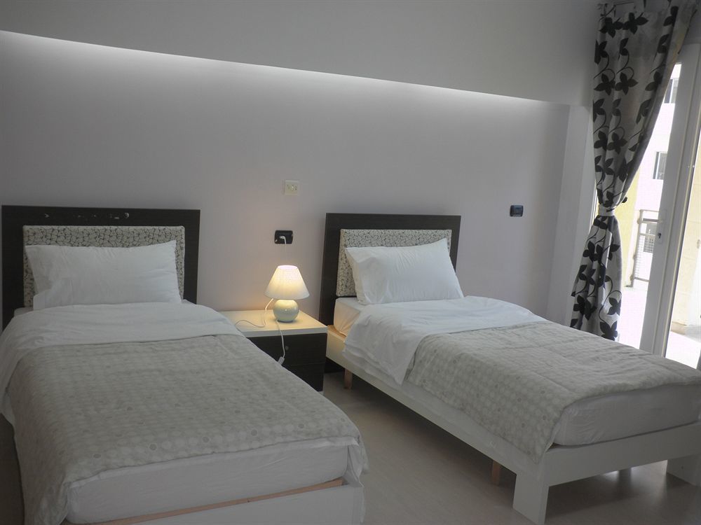 Hotel Albion Durres Bagian luar foto