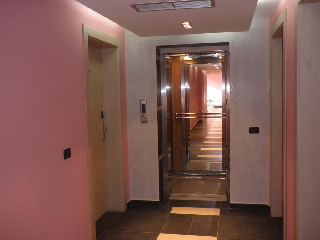 Hotel Albion Durres Bagian luar foto