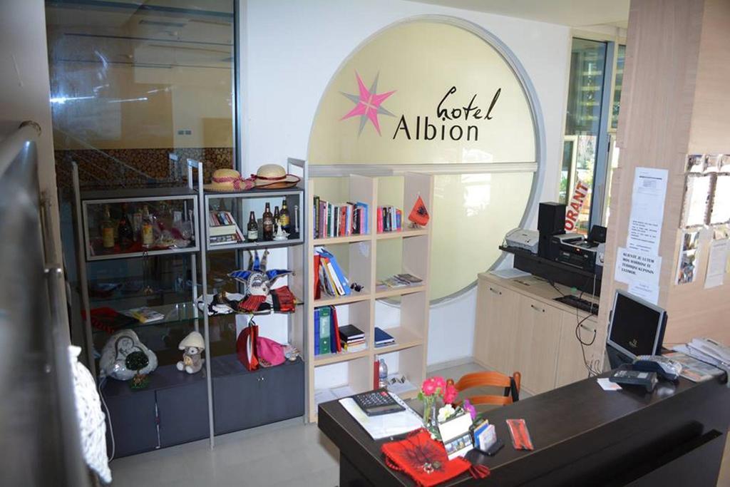 Hotel Albion Durres Bagian luar foto